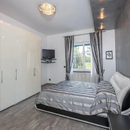 Moderno Di 3 Locali Tatil Evi *