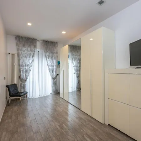 Moderno Di 3 Locali Tatil Evi Cenova